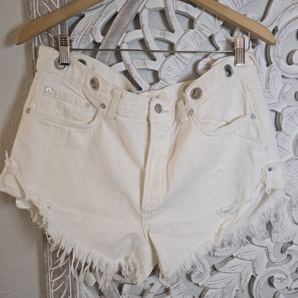 We The Free White Distressed Jean Shorts Size 31 - Picture 2 of 8